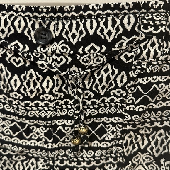 American Rag black and white patterned lightweight rayon shorts - Picture 4 of 7